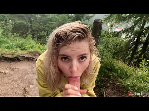 ❤️ Msichana akimeza mate baada ya kupigwa risasi hadharani - Eva Elfi Fucking ❌